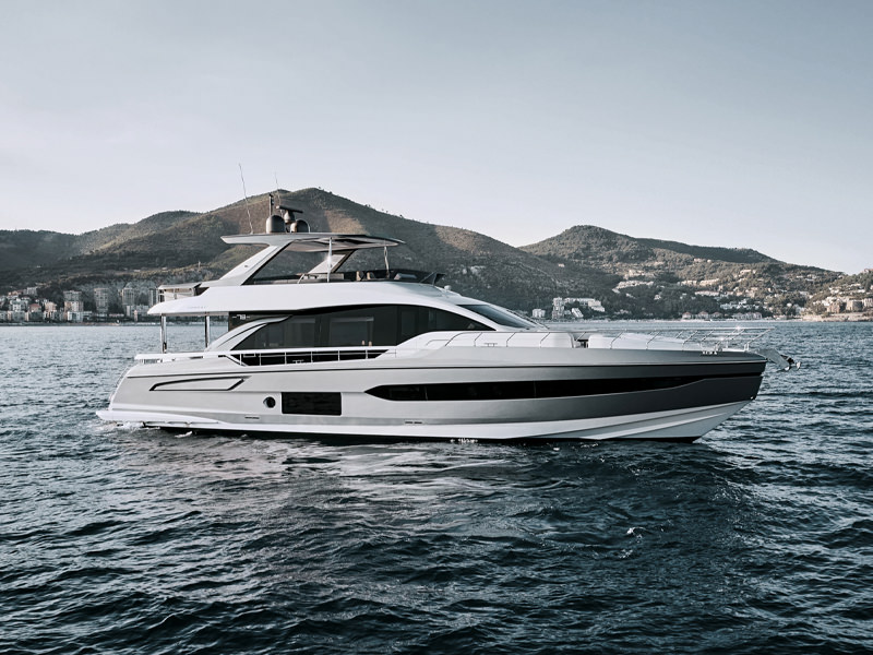 AZIMUT FLY 78 MET WITH HER OWNER