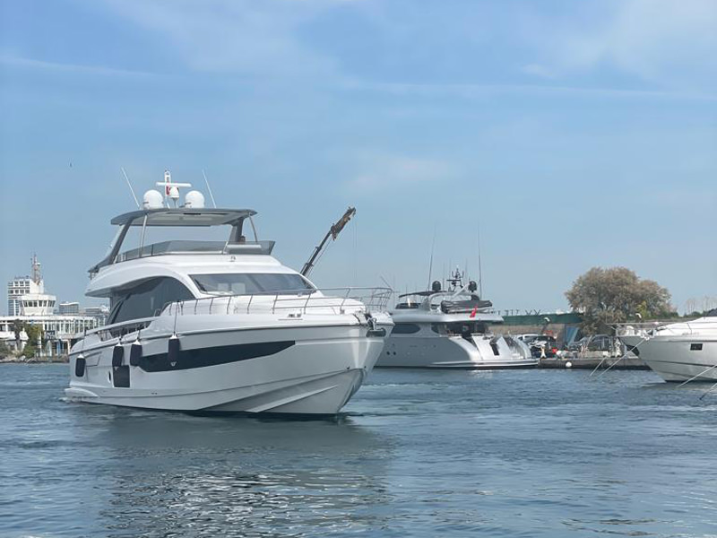 AZIMUT YACHTS FLY 78 MET WITH HER OWNER
